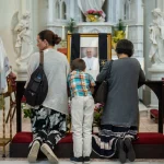 FOTOS | «Un don total de sí mismo»: el arzobispo Samuel Aquila concluye las novemdiales del papa Francisco
